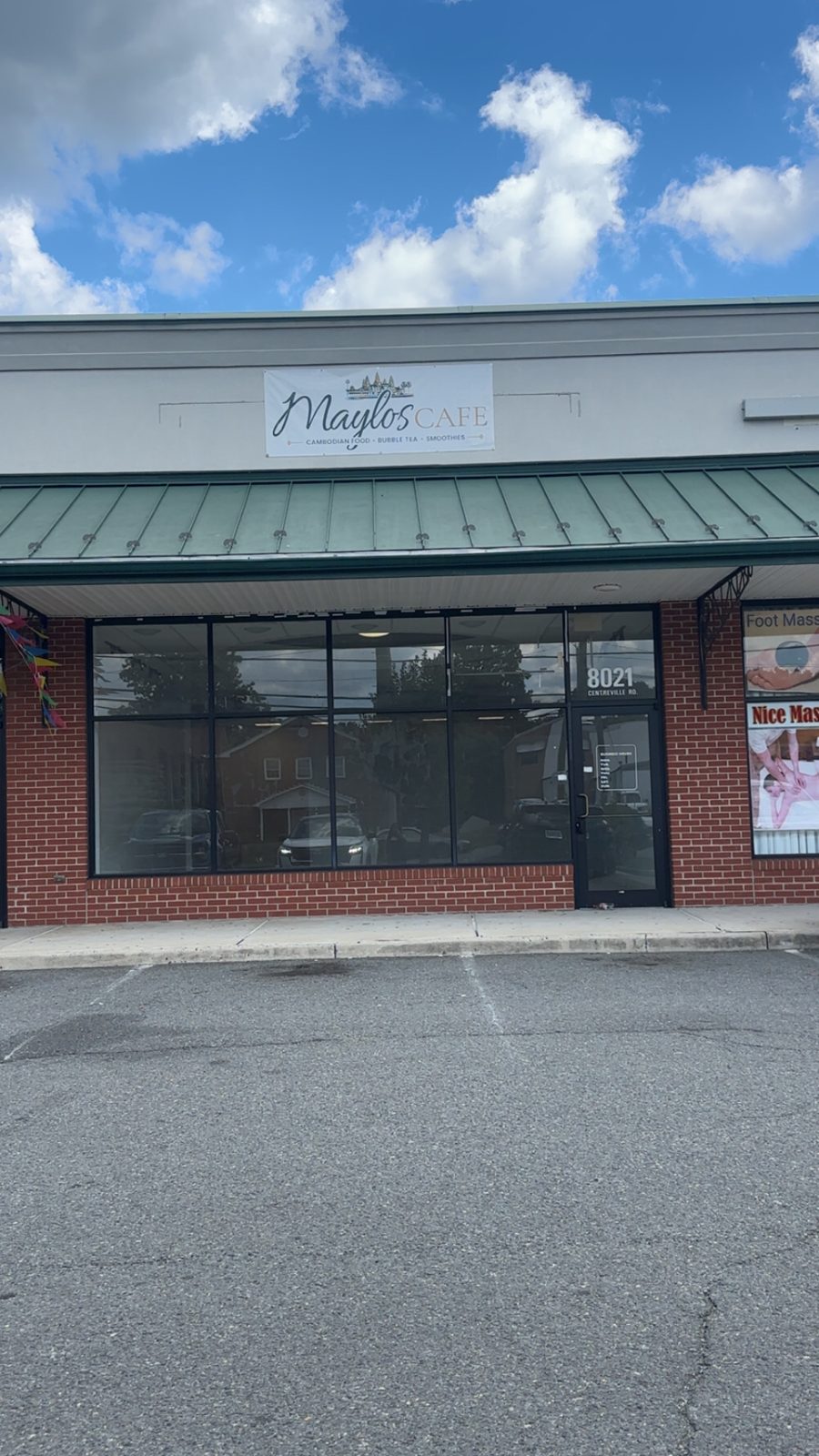 Maylos Cafe's storefront at 8021 Centreville Road in Manassas